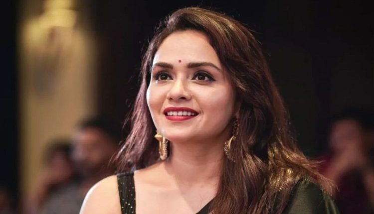 Amruta Khanvilkar